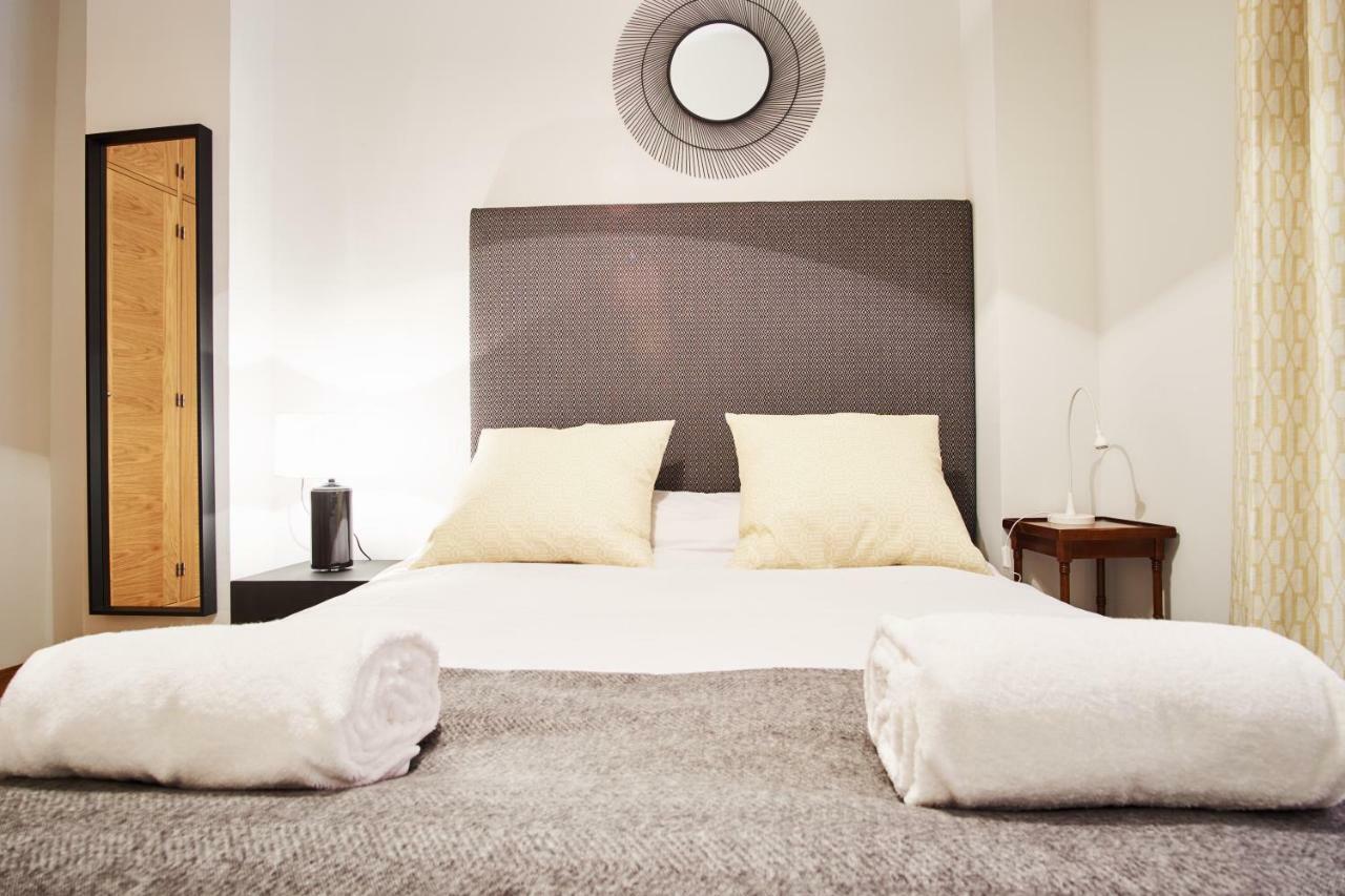 Arenal Carreteria Deluxe Suites By Valcambre Seville Ngoại thất bức ảnh